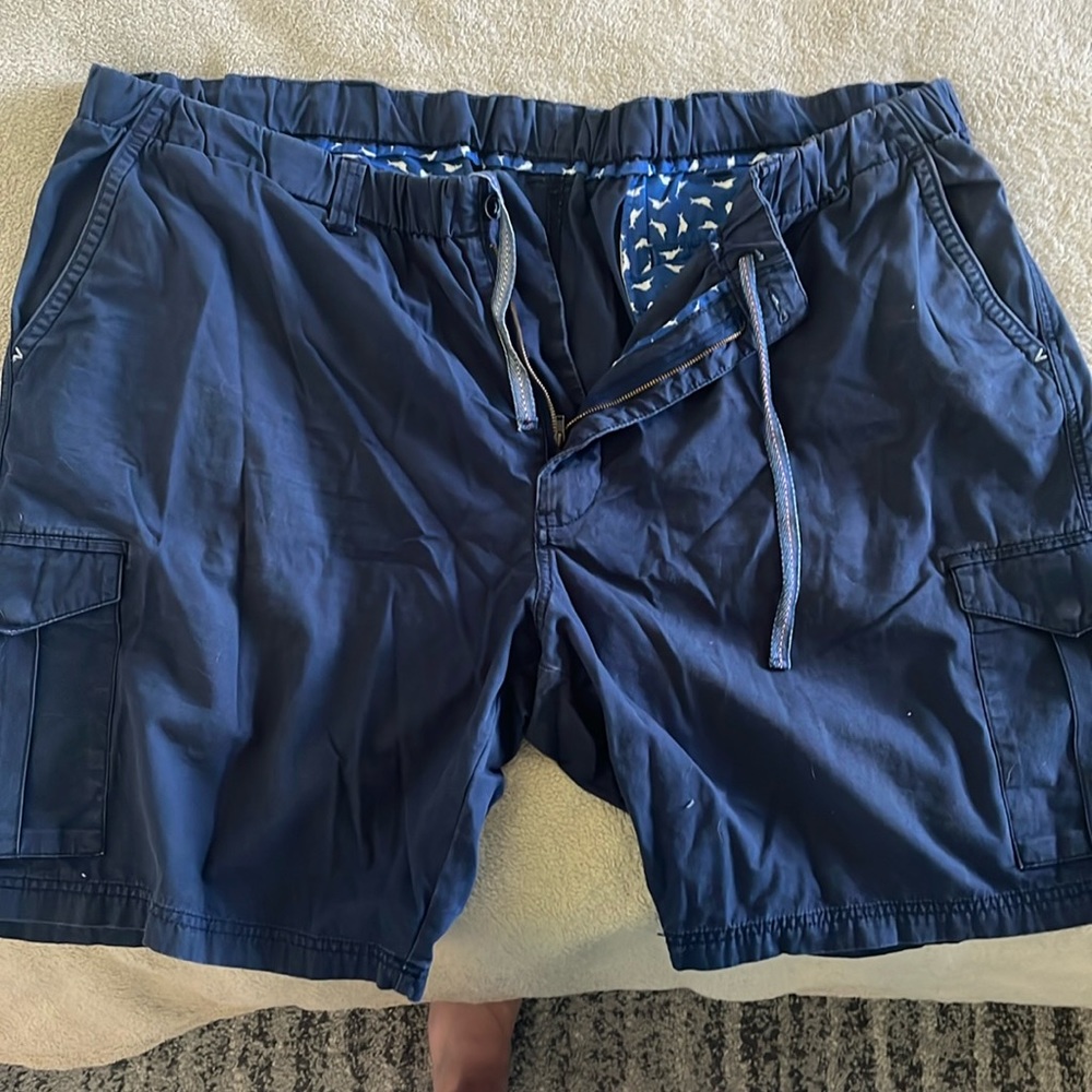 Blue mens Tommy Bahama shorts. Size 3XL